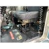 Image 36 : 2003 KENWORTH T800H TRI/A SLEEPER WINCH TRACTOR