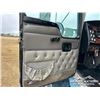 Image 37 : 2003 KENWORTH T800H TRI/A SLEEPER WINCH TRACTOR