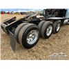 Image 65 : 2003 KENWORTH T800H TRI/A SLEEPER WINCH TRACTOR