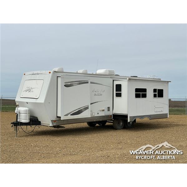 2006 ARCTIC FOX 30 FT. T/A TRAVEL TRAILER