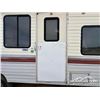 Image 9 : 1992 TERRY RESORT 27 FT. T/A TRAVEL TRAILER