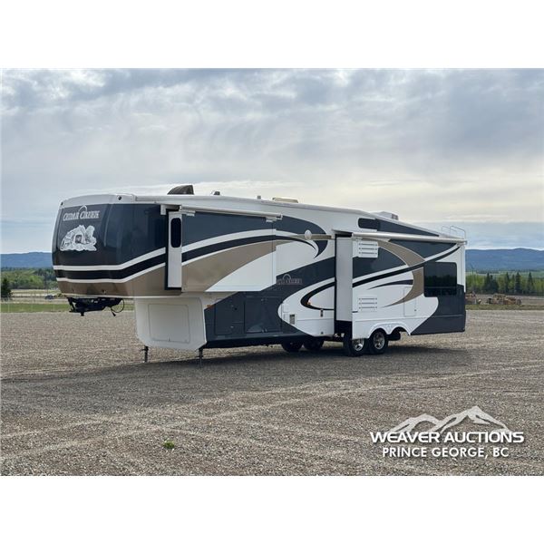 2010 CEDAR CREEK 40 FT. 5TH WHEEL TRAVEL TRAILER