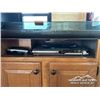 Image 26 : 2010 CEDAR CREEK 40 FT. 5TH WHEEL TRAVEL TRAILER
