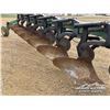 Image 10 : JOHN DEERE 3710 7 BOTTOM PLOW