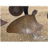 Image 11 : JOHN DEERE 3710 7 BOTTOM PLOW