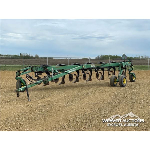 JOHN DEERE 3710 7 BOTTOM PLOW