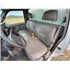 Image 7 : 1999 GMC SIERRA 3500HD FLATBED W/DUMP BODY
