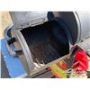 Image 6 : SMOKER / BBQ CHARCOAL AND PROPANE FIRE PIT