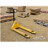 Image 2 : INDUSTRIAL 3000 KG PALLET JACK