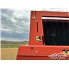 Image 22 : 1999 NEW HOLLAND 688 ROUND BALER