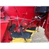 Image 26 : 1999 NEW HOLLAND 688 ROUND BALER
