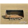 Image 5 : 72 IN. SKID STEER BUCKET