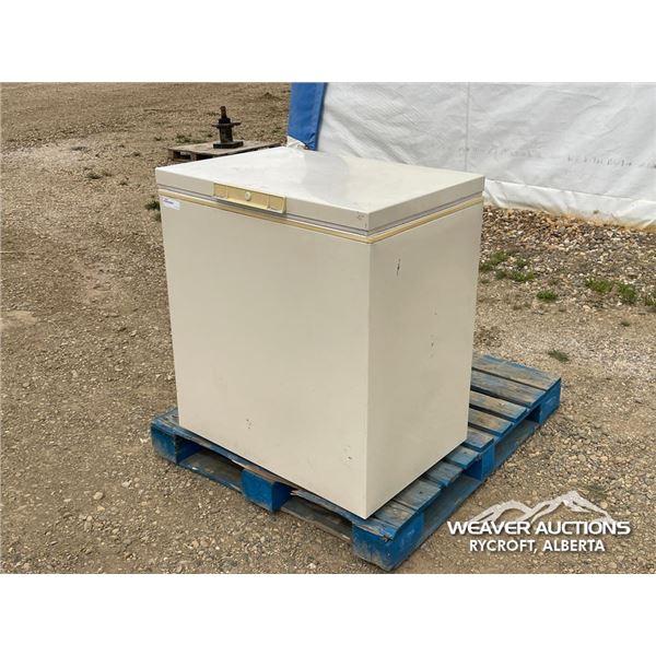 7 CU. FT. CHEST DEEP FREEZE