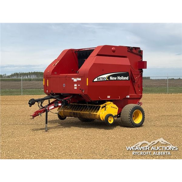 2003 NEW HOLLAND BR780 ROUND BALER