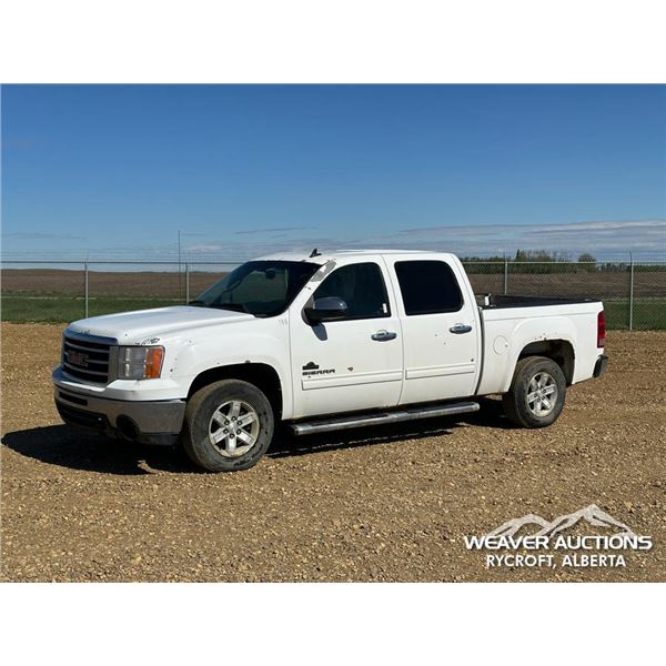 2013 GMC SIERRA 1500 CREW CAB PICKUP