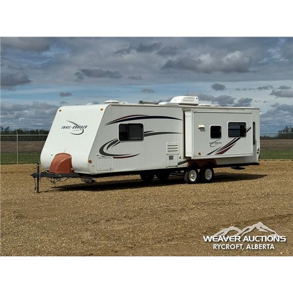 2009 TRAIL CRUISER 32 FT. T/A TRAVEL TRAILER