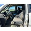 Image 6 : 2011 DODGE 5500 CREW CAB DUALLY FLATBED TRUCK