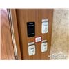 Image 45 : 2009 KEYSTONE BH 28.5 FT T/A TRAVEL TRAILER