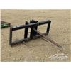 Image 2 : WESTWARD TRACTOR BALE FORK