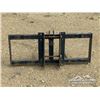 Image 4 : WESTWARD TRACTOR BALE FORK