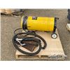 Image 5 : SAND BLASTER AND MISC SHOP TOOLS