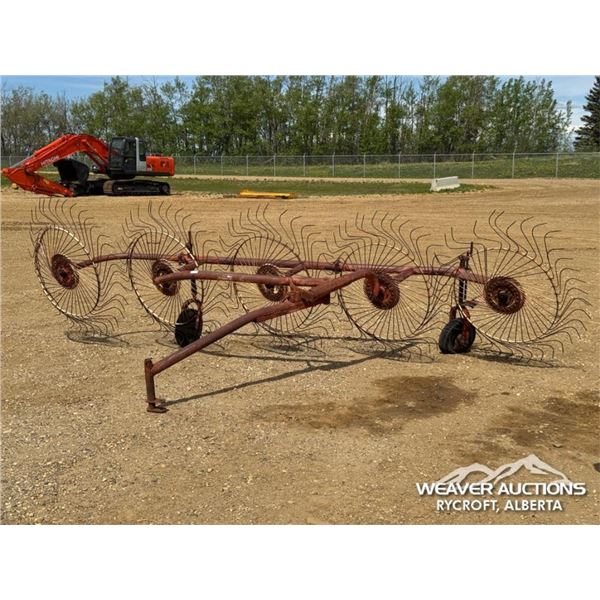 NEW HOLLAND VICON 6 WHEEL HAY RAKE