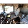 Image 10 : 2008 KENWORTH T800 TRI/A SLEEPER TRUCK TRACTOR
