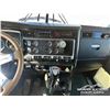 Image 14 : 2008 KENWORTH T800 TRI/A SLEEPER TRUCK TRACTOR