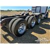 Image 62 : 2008 KENWORTH T800 TRI/A SLEEPER TRUCK TRACTOR