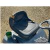 Image 8 : 2006 MURRAY 42 IN. PRO SERIES LAWN MOWER