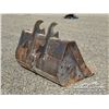 Image 3 : WBM 58 IN. CLEANOUT BUCKET