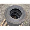 Image 11 : (5) LT275/70R18 WINTER TIRES