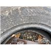 Image 19 : (5) LT275/70R18 WINTER TIRES