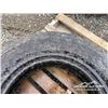 Image 21 : (5) LT275/70R18 WINTER TIRES