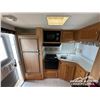 Image 12 : 2002 RUSTLER RW246 T/A 5TH WHEEL TRAVEL TRAILER