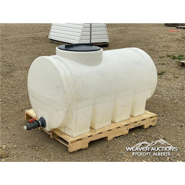 200 GAL OUTDOOR WATER TANK W/ VALVE
