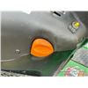 Image 11 : JOHN DEERE L111 42 IN. RIDING MOWER