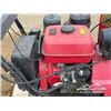 Image 18 : HONDA 28 IN. HS828 SNOWBLOWER
