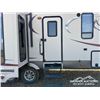 Image 8 : 2013 PALOMINO SABRE 33RETS-6 T/A 5TH WHEEL TRAILER