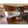 Image 18 : 2011 FLAGSTAFF 829 BHSS 32 FT. T/A TRAVEL TRAILER