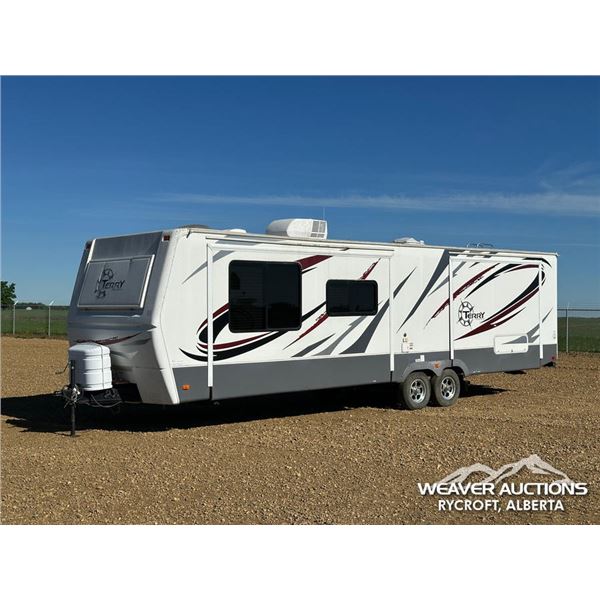 2009 TERRY 32 FT. T/A TRAVEL TRAILER