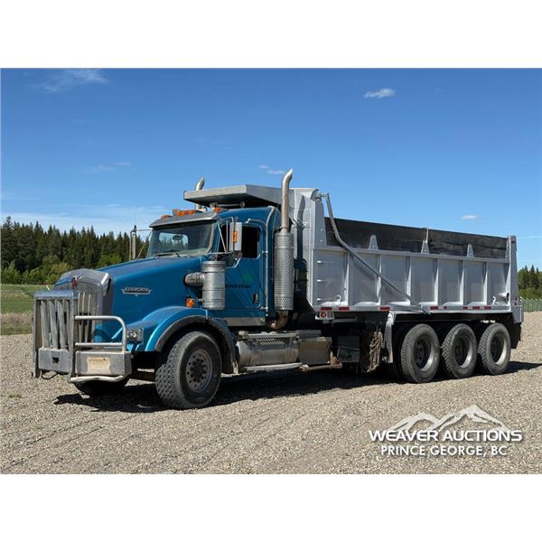 2007 KENWORTH T800 TRI/A DUMP TRUCK