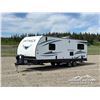 Image 1 : 2018 KEYSTONE OUTBACK 240URS T/A TRAVEL TRAILER