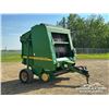 Image 2 : JOHN DEERE 567 ROUND BALER