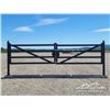Image 3 : BI-PARTING METAL RANCH GATE