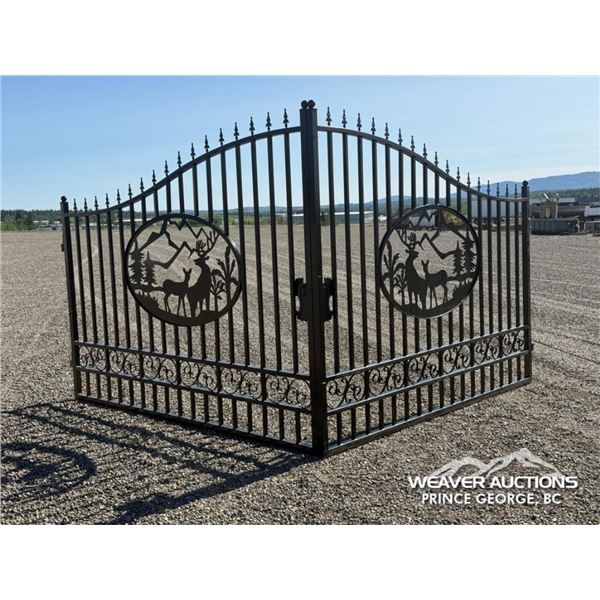 BI-PARTING DECORATIVE METAL GATES