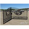 Image 7 : BI-PARTING DECORATIVE METAL GATES