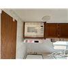 Image 12 : 2001 KEYSTONE 24 FT. T/A TRAVEL TRAILER