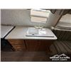 Image 13 : 2001 KEYSTONE 24 FT. T/A TRAVEL TRAILER