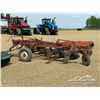 Image 4 : 5 BOTTOM INTERNATIONAL 70 TRIP PLOW